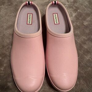 Hunter Women's Blush Pink clogs like new